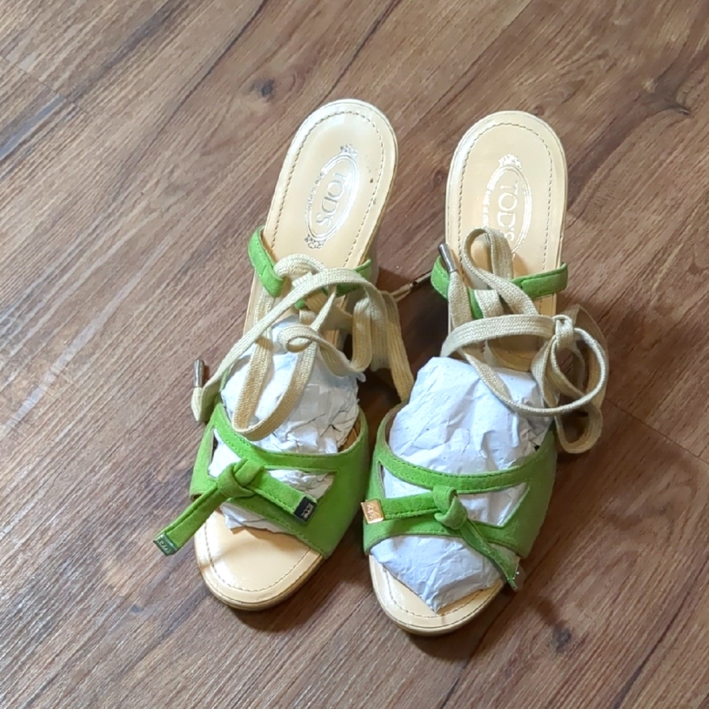 EUC, Tod's Wedge sandals